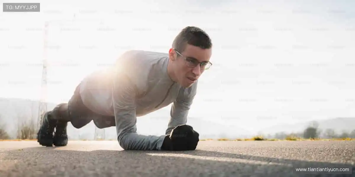 把热爱穿在身上，让每一件周边都成为你的骄傲！👕